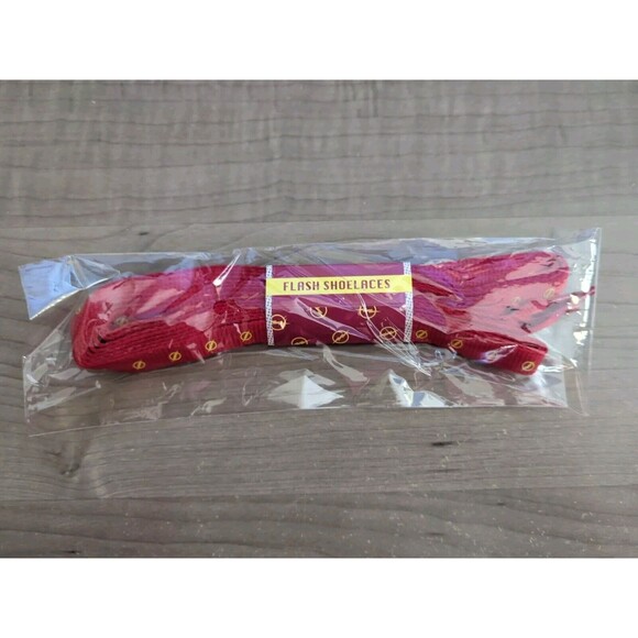 RARE DC Comics Worlds Finest The Collection Flash Shoelaces Culturefly 2019 NEW - Picture 5 of 5